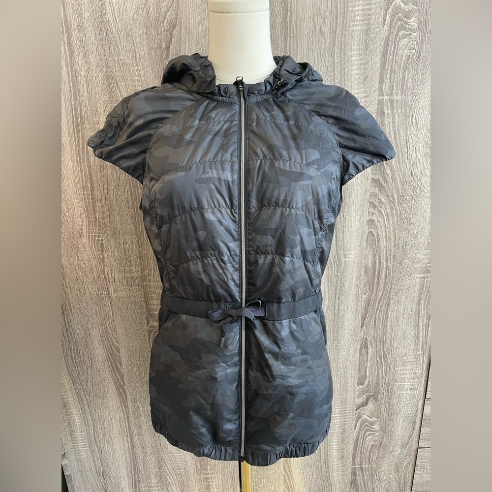 LULULEMON- Spring Fling Goose Down Puffer Vest Jacket Zip Off Hood size:10